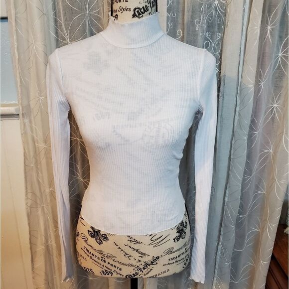 Orange Kiss ribbed white crop turtleneck size medium juniors - Picture 1 of 7